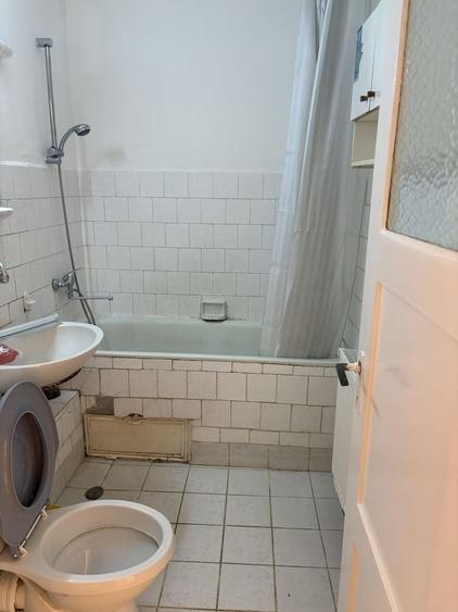 Apartament cu 3 camere decomandat în Dara