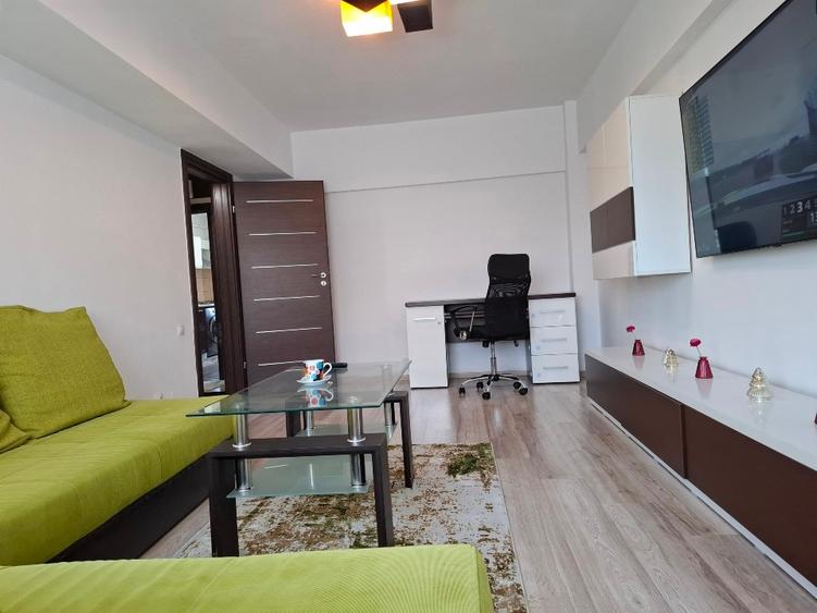 Apartament cu 3 camere decomandat în Calea București