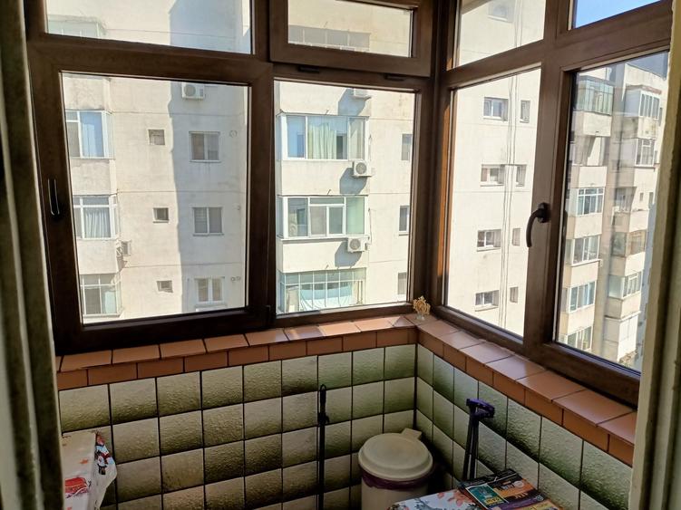 Apartament cu 4 camere în Crângași