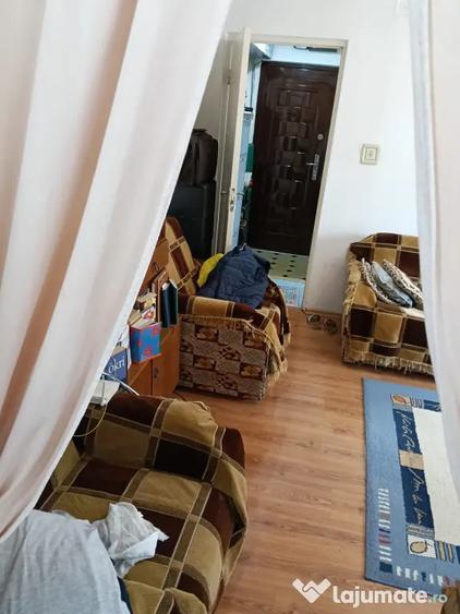 Apartament cu 2 camere semidecomandat în Brâncoveanu