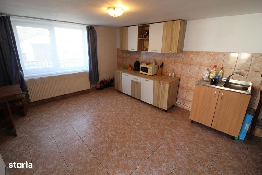 Casă cu 2 camere în Peștișu Mare