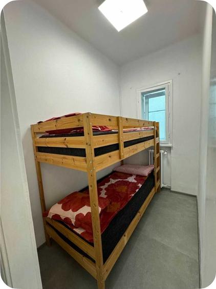Apartament cu 3 camere semidecomandat în Universitate