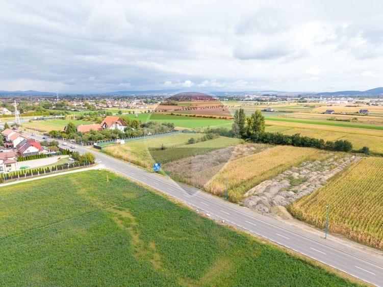 Teren Construcții intravilan de 2858 mp, în Bartolomeu