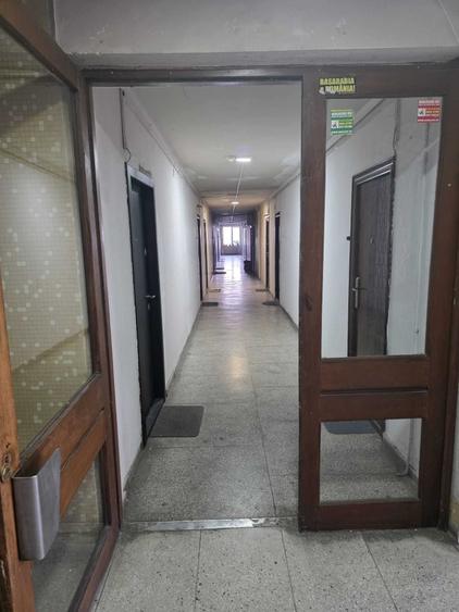Garsonieră decomandată în Costin Georgian