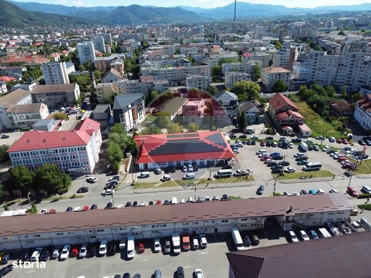 Spațiu comercial, de 1,100 mp, în Central
