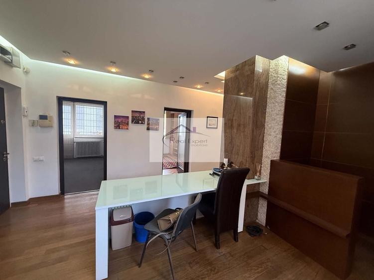 Apartament cu 4 camere decomandat în Andrei Mureșanu