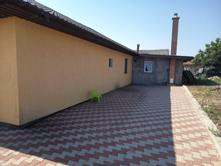 Casă cu 4 camere în Luciu
