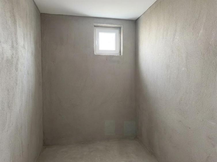 Duplex cu 5 camere cu Canalizare în Nojorid