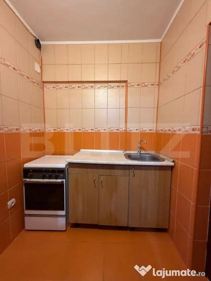 Garsonieră semidecomandată în Micro 39