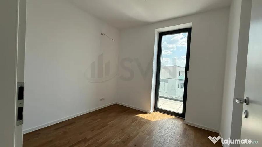 Apartament cu 3 camere semidecomandat în Nord