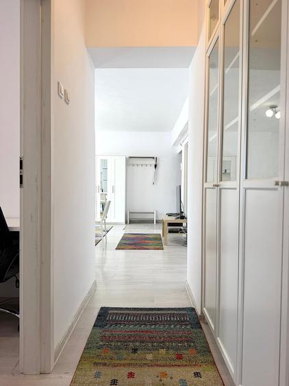 Apartament cu 3 camere semidecomandat în Drumul Taberei