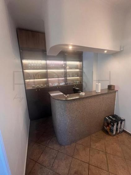 Apartament cu 5 camere în P-ța Dorobanți