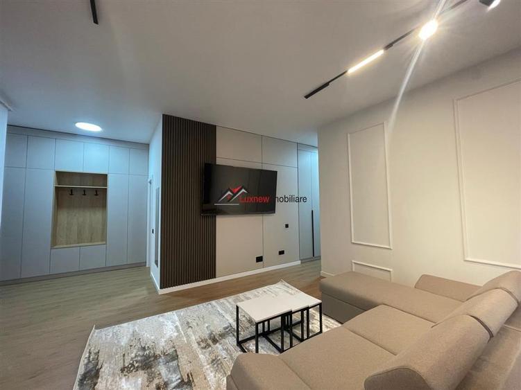 Apartament cu 3 camere decomandat, mobilat în Florești