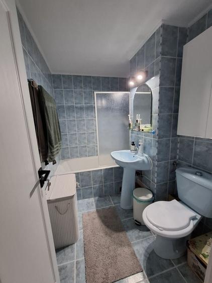 Apartament cu 2 camere decomandat în Liliacului