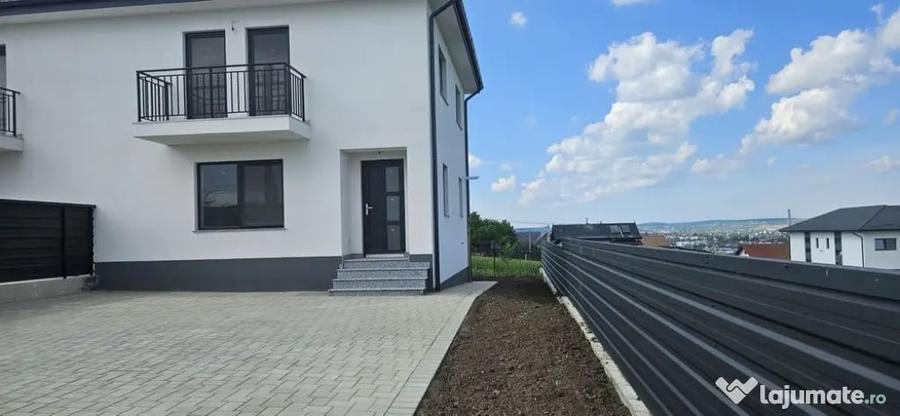 Casă cu 4 camere cu Teren 200 Mp în Ipotești