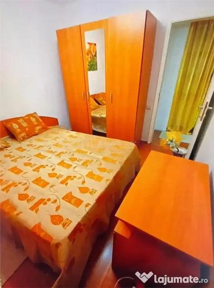 Apartament cu 3 camere semidecomandat în Central