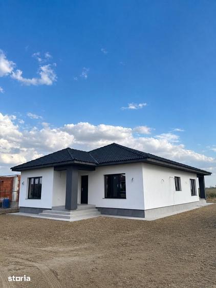 Casă cu 3 camere cu Teren 505 Mp în Borș