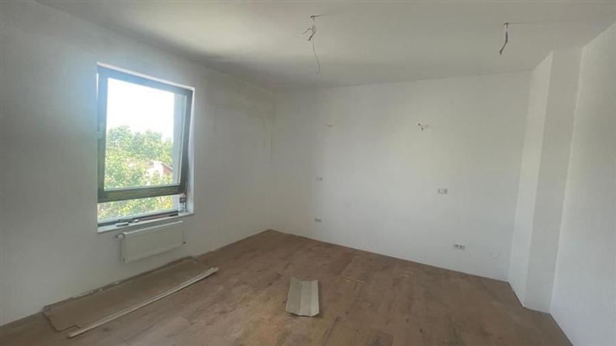 Apartament cu 3 camere semidecomandat în Pache Protopopescu