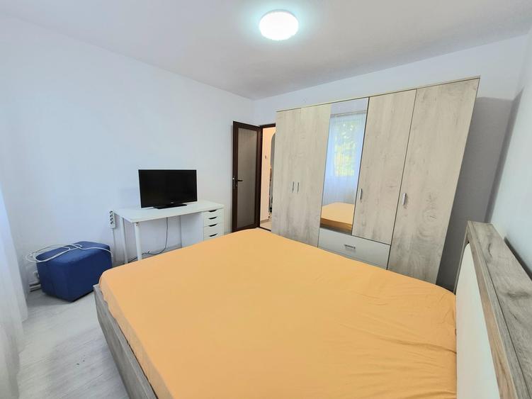 Apartament cu 3 camere semidecomandat în Țiglina 1