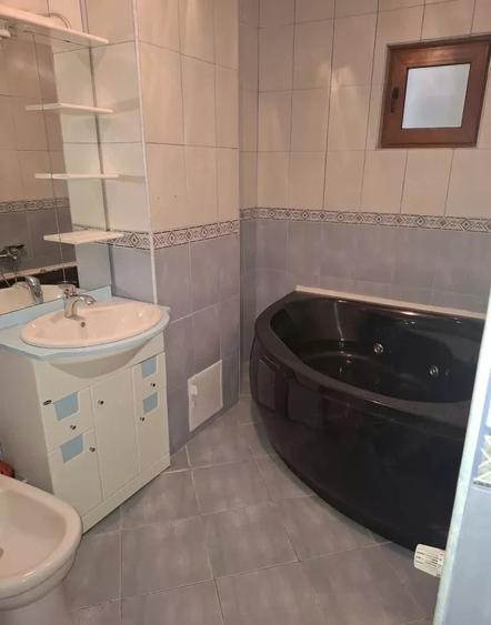 Apartament cu 4 camere semidecomandat, mobilat în Triaj