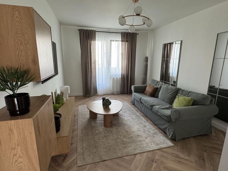 Apartament cu 2 camere decomandat în Cornișa