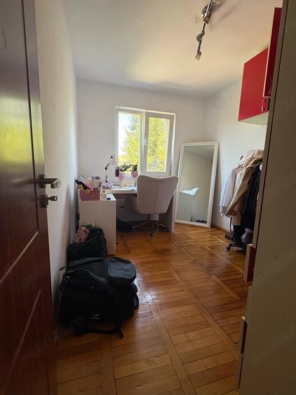 Apartament cu 3 camere semidecomandat în Șagului