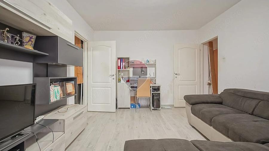 Apartament cu 2 camere semidecomandat în Noua