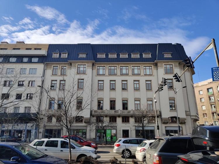 Birou, de 300 mp, în P-ța Universității