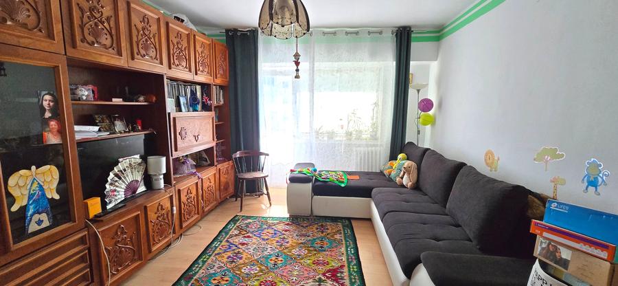 Apartament 3 camere decomandat, etaj intermediar, CT, bloc 1982, Dacia
