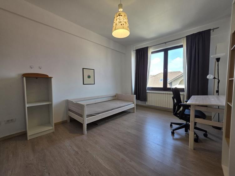 Apartament cu 3 camere decomandat, mobilat în Nord