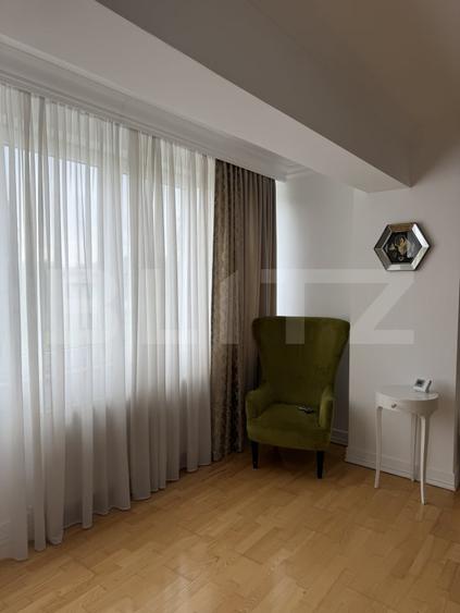 Apartament cu 4 camere semidecomandat, mobilat în George Enescu