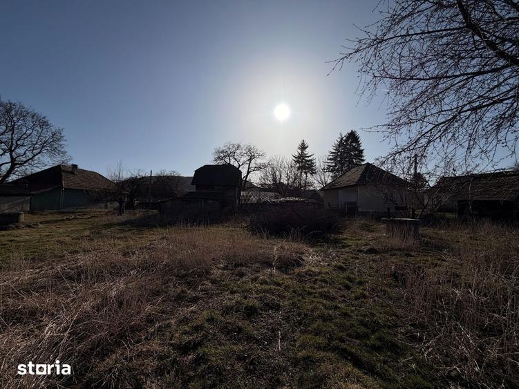 Casă cu 2 camere cu Teren 1605 Mp în Boroșneu Mare