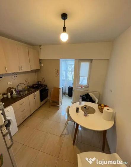 Apartament cu 2 camere decomandat, mobilat în Capitol