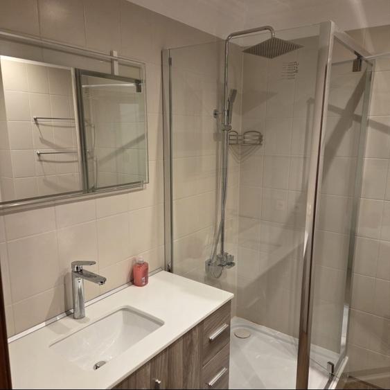 Apartament cu 3 camere decomandat, mobilat în Primăverii