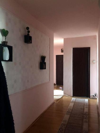 Apartament cu 4 camere decomandat în Mircea cel Bătrân