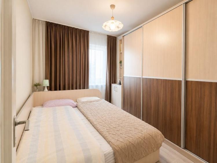 Apartament cu 3 camere decomandat, mobilat în Micro 15