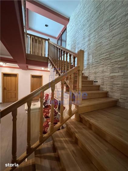 Casă cu 5 camere cu Teren 1000 Mp în Rediu