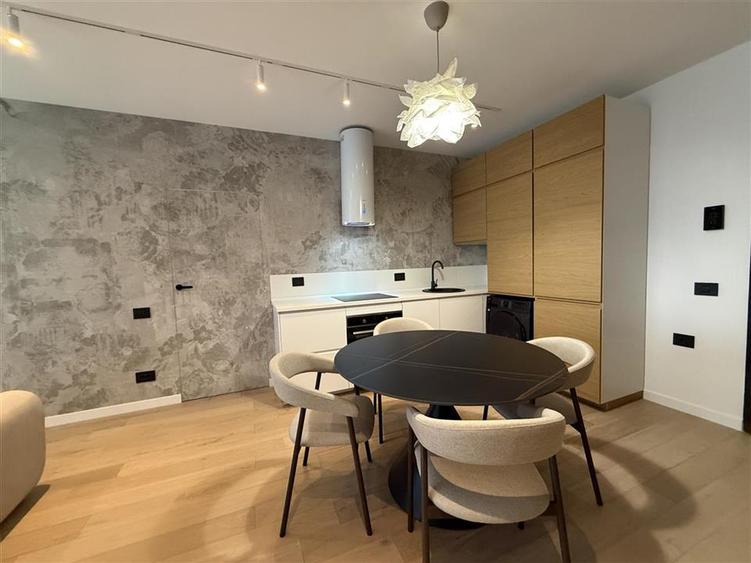 Apartament cu 2 camere decomandat, mobilat în Cotroceni
