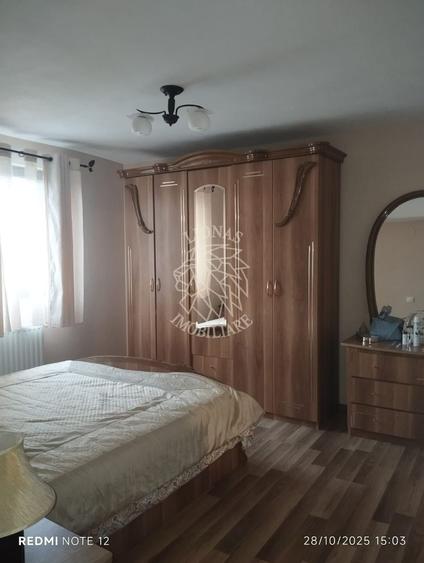 Casă individuală cu 14 camere cu Canalizare în Unirea