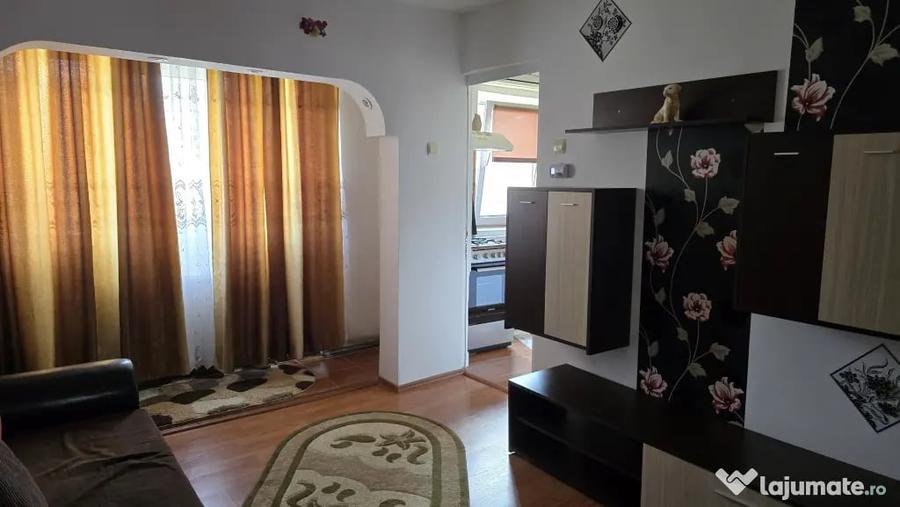 Garsonieră decomandată în 9 Mai