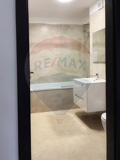 Apartament cu 3 camere decomandat, mobilat în UTA