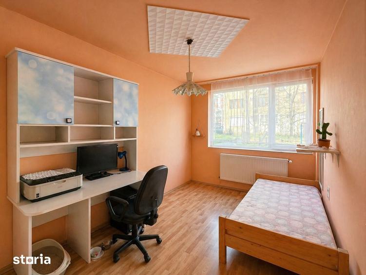 Apartament cu 3 camere decomandat în Iorga