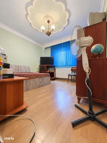 Apartament cu 2 camere decomandat în Calarași 4