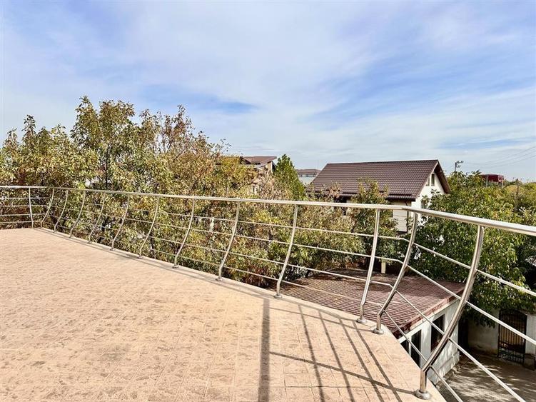 Casă cu 7 camere cu Teren 600 Mp în Pipera