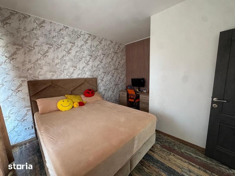 Casă cu 7 camere cu Teren 500 Mp în Central