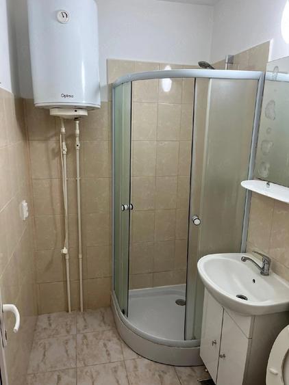 Garsonieră decomandată în Central