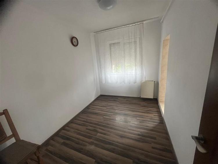 Apartament cu 3 camere nedecomandat în Nord