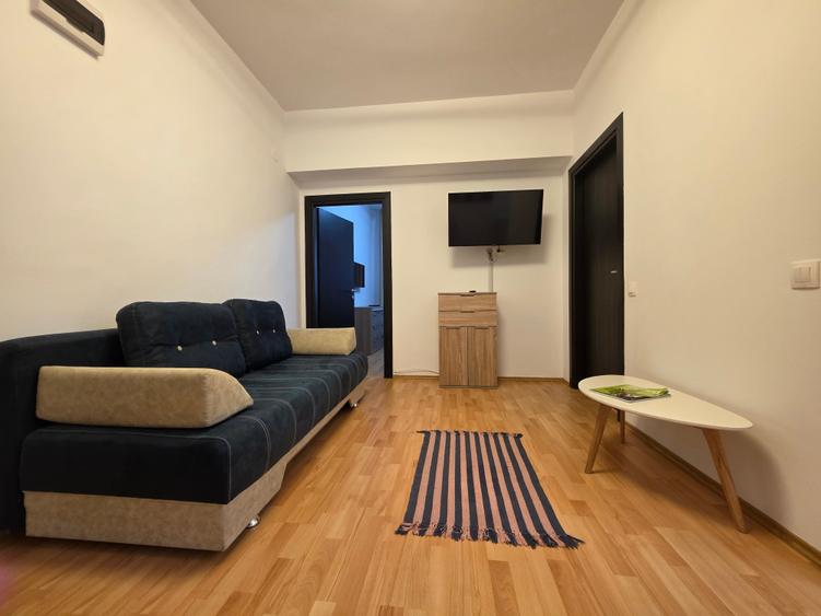 Apartament cu 2 camere semidecomandat în P-ța Universității