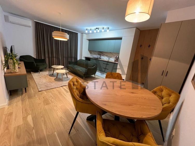 Apartament cu 3 camere decomandat, mobilat în Central