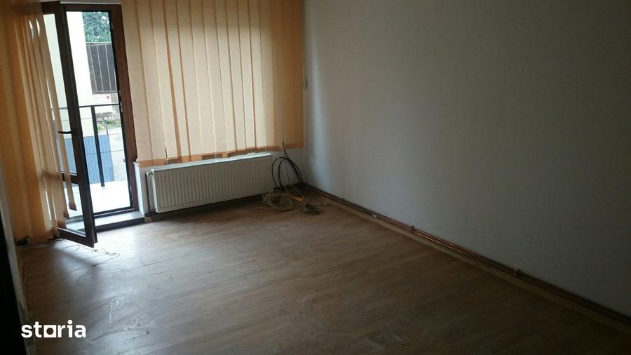 Casă cu 4 camere cu Teren 70 Mp în Central